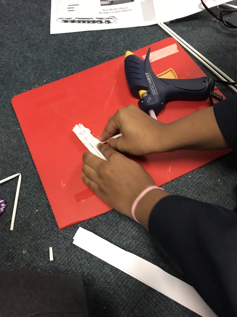 DandT_FP2's tweet photo. Excellent teamwork Year 8! #railweek #STEMeducation competitive and creative solutions to the 40min challenge! 🌉 🚂 💡 https://t.co/WsVhPEzEaf