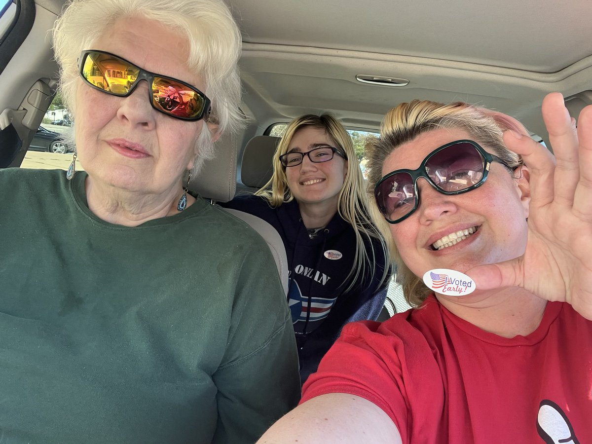 noblwish's tweet photo. @JamesMarstersOf @MrPaulBae Voted early with my mother &amp; daughter.  All of us in Texas voted for a #BetoTomorrow. https://t.co/oJPFUiY97X