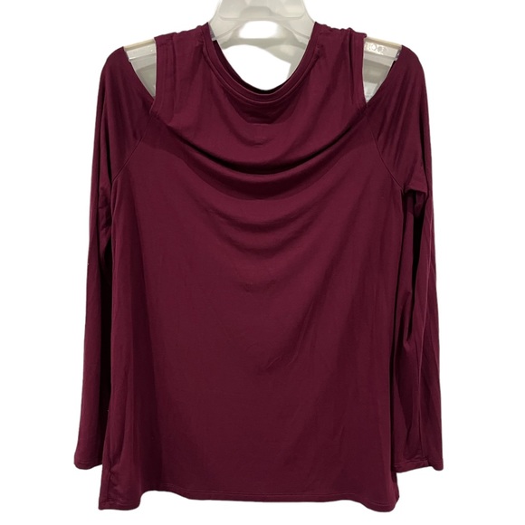 snipsnipchick's tweet image. So good I had to share! Check out all the items I&apos;m loving on @Poshmarkapp #poshmark #fashion #style #shopmycloset #gap #volcom #showmeyourmumu: posh.mk/ZXC3QcCpNub