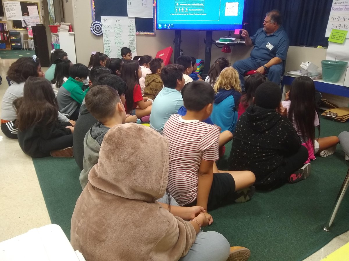 Our <a href="/Perez_Elem/">Perez Elementary</a> 2nd-3rd graders got to meet <a href="/CharroClaus/">Xavier Garza</a> for <a href="/texasbookfest/">Texas Book Festival</a> #ReadingRockStars! Plus students got a free copy of #LaLloronaCantScareMe #LaLloronaNoMeAsusta. ¡Gracias por una visita inolvidable! <a href="/artepublico/">artepublico</a> #AISDReads