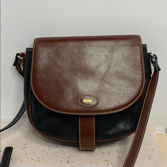 AireDeb's tweet photo. So good I had to share! Check out all the items I'm loving on @Poshmarkapp from @Scarletp16 #poshmark #fashion #style #shopmycloset #whitehouseblackmarket #bally: https://t.co/LULQl1fPrY https://t.co/Ek6dNi90N0