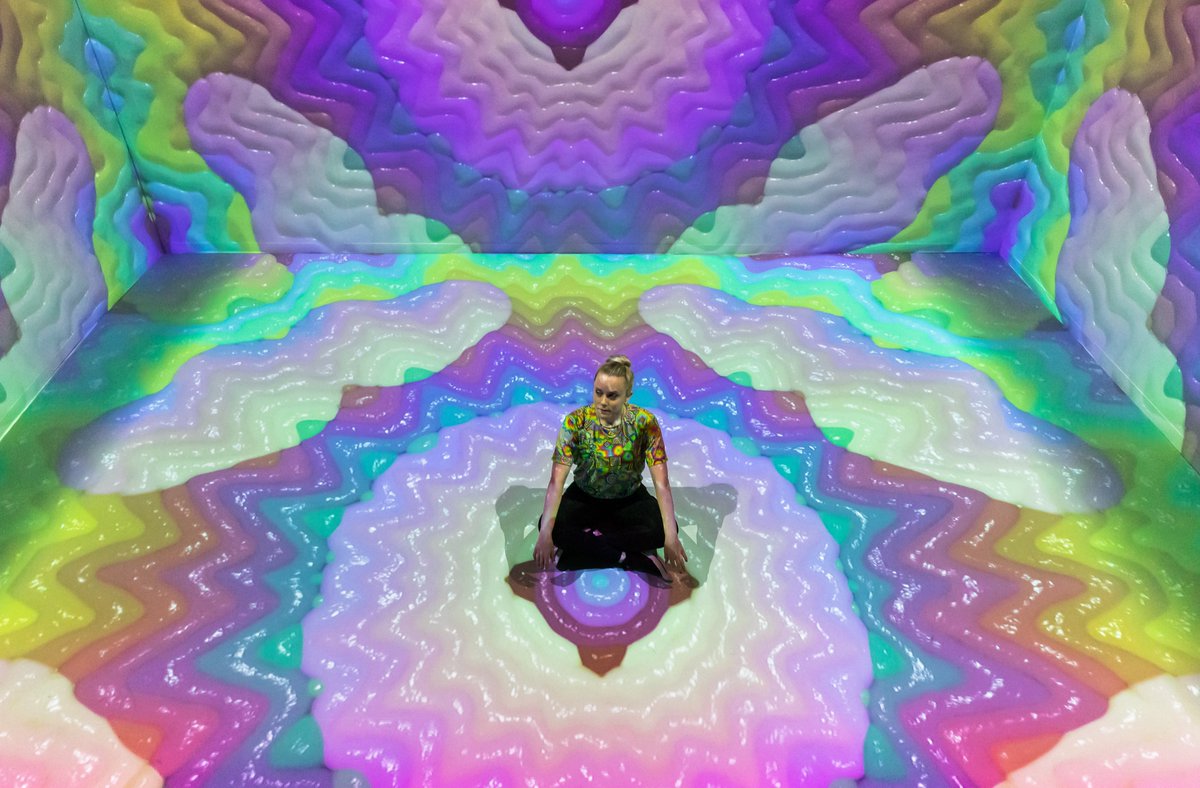 𝘊𝘈𝘚𝘊𝘈𝘋𝘌 by Jen Stark tweet media