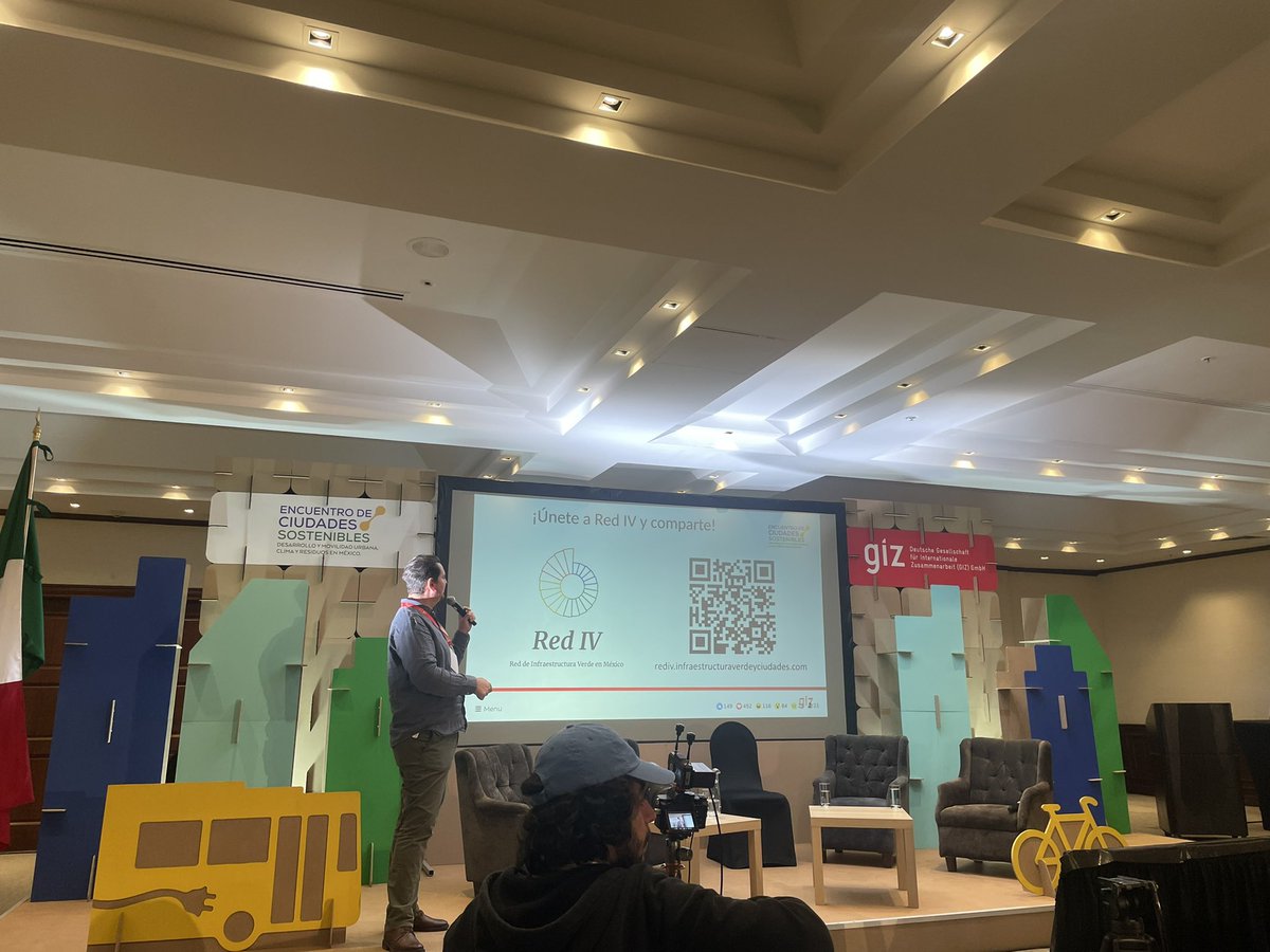 HevasMX's tweet photo. ¿Como puedes tú, desde tu realidad y tu contexto, contribuir a crear/vivir una ciudad verde, resiliente y sostenible? Esa es la pregunta con la que se reflexionó colectivamente en torno a la experiencia vivida con la Red de Infraestructura Verde en Mexico. @ciudades_demx #rediv https://t.co/ohZqowGDUq