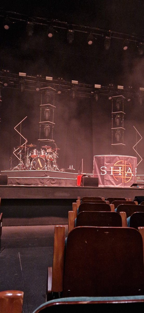 AlisonGurney's tweet photo. Made it! #Anastacia #London #HammersmithApollo #RowG https://t.co/DVCdK7geHI