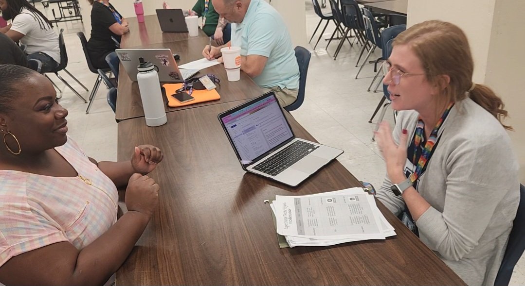 JimyriaScott's tweet photo. Mentor and Mentee both named SHAY, and they just found each other today. #SpeedGeek @fwisdhpe @RoinaBaquera @karlalester08 @KatrenaBooth @w3ndywoohoo @SaraBeasFWISD @salazar_brook @jlm723 https://t.co/meFXMxUrsF