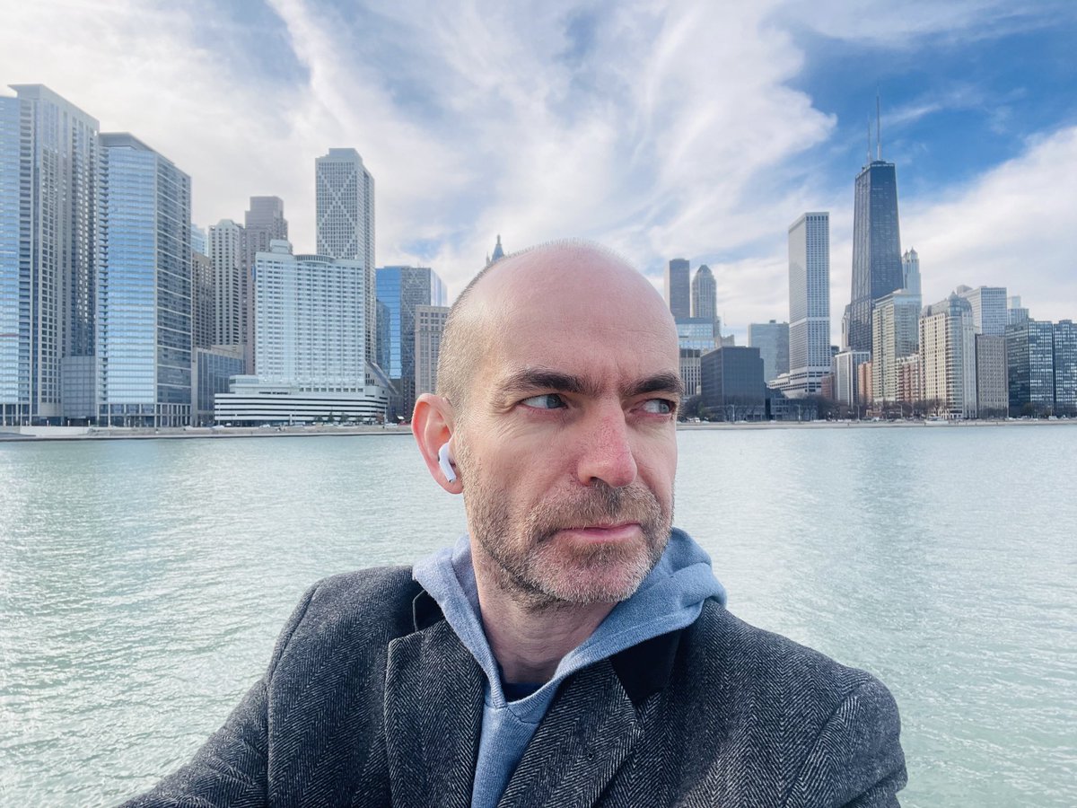 NiallStanage's tweet photo. Calm before the Election Night storm, and Chicago being Chicago. https://t.co/cma27NT0UU
