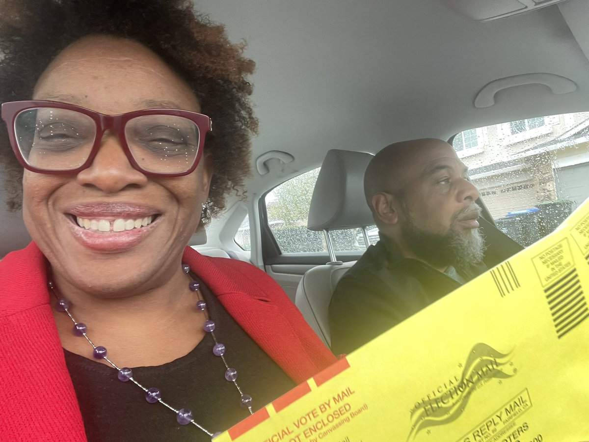 iamKPatrice's tweet photo. Election Day!  

Let’s GO gets get it.  

Curbside ballot drop off is perfect for rainy election days but I got out to thank our hard working poll workers.  

#CityCouncil
#kpatriceforfairfield
#kpatricewilliams
#greenvalley
#cordelia https://t.co/tRtvdubb7u