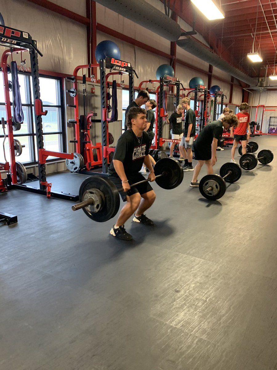 LCPbaseball's tweet photo. We put down the βΎοΈ in November and focus on building the body! The holiday months are for getting πͺπͺπͺ Weβre finishing up our 6-week Triphasic Workouts this week with the concentric phase. The boys are moving some weight! #ASOM #LCPbaseball #FTB https://t.co/TNTmsP8BN9