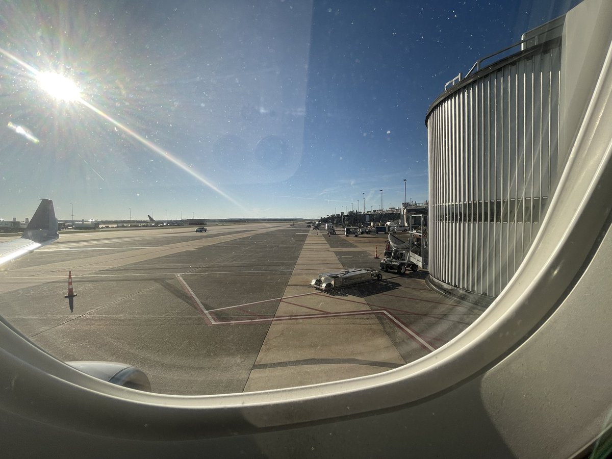 Start the long journey，The first journey IAD-LGA，<a href="/Dulles_Airport/">Dulles Airport (IAD)</a> <a href="/united/">United Airlines</a> UA6178