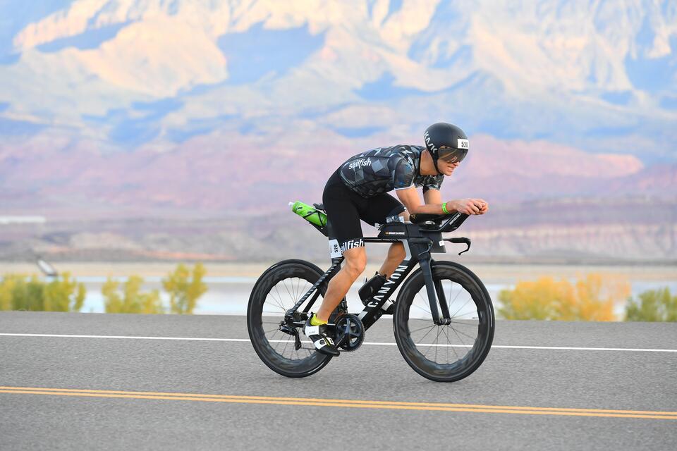 IgnacioS1979's tweet photo. Campeonato del Mundo IronMan St George 2022. COMPETIR con los mejores del mundo ERA un sueño. Ya no. Todavía me dura la sonrisa. No sé cuánto aguantaré sin competir de nuevo ... 😝😜 https://t.co/aKswxOifmo