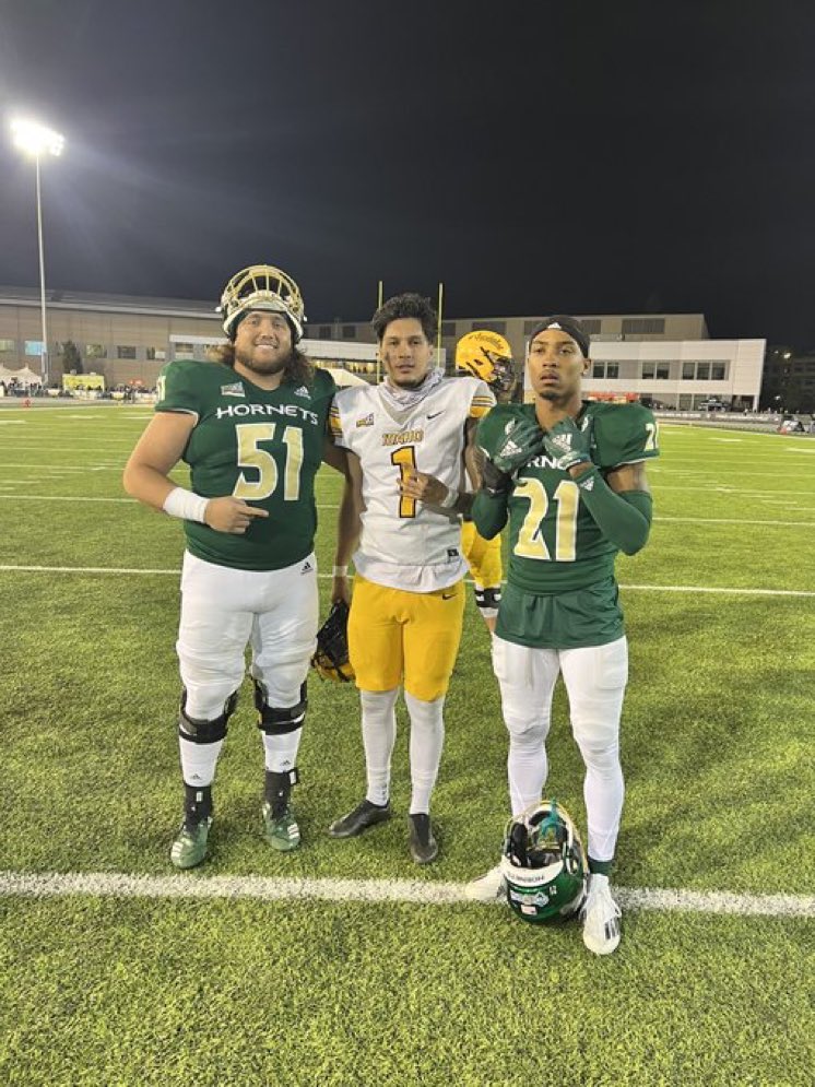 RCCTigerFB's tweet image. Donny Long, Ricardo Chavez and Kylen Ross; former Tigers doing well at the next level! 🐅🐅🐅