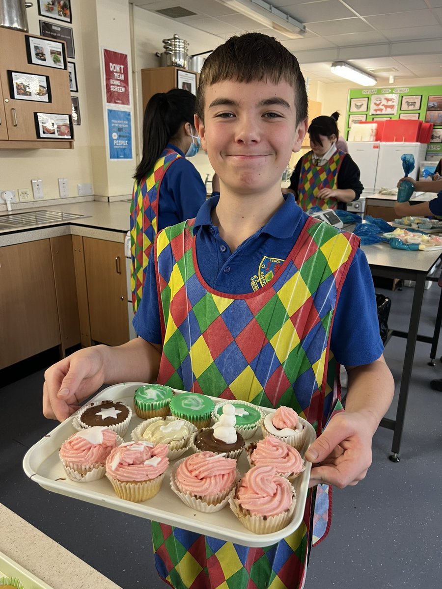 MrsBullionsMaes's tweet photo. Proud as punch 🧁 da iawn Archie - excellent skills shown using various icing methods to top off his tasty cupcakes! @Maesydderwen #curriculumforwales #skills #foodtech https://t.co/VYvGNGGXBQ