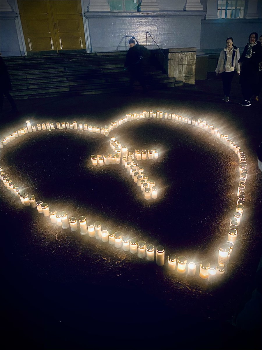 Koskettava huumeisiin kuolleiden muistotilaisuus tänään Helsingin Vanhalla kirkolla 🙏 Yksikin kuolema on liikaa ☝️

#huumeet #huumeisiinkuolleidenmuistotilaisuus #päihteet #drugs