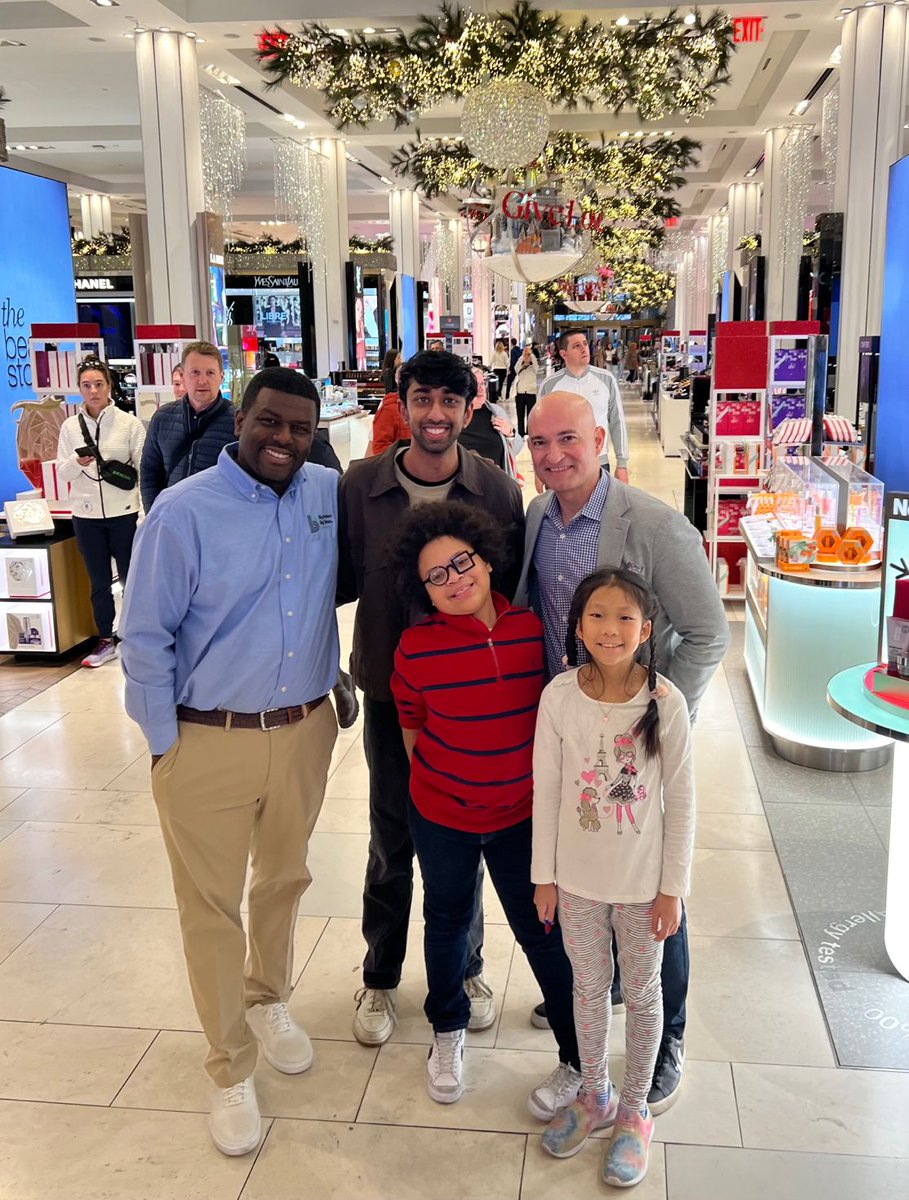 Excited to kick off a Big week for @bbbsa in NYC. What a wonderful moment with our Bigs & Littles, @macys employees and our amazing leaders at @bbbsnyc celebrating our new partnership at the iconic Macy’s Herald Square location! #MissionEveryOne #BiggerTogether