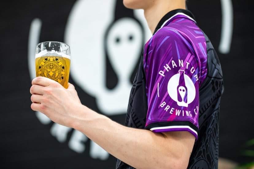 CavershamUnited's tweet image. ⚠️🐐 GOATS GIVEAWAY! 🐐⚠️

This could be your last chance to get your hands on our stunning @PhantomBrewCo collaboration charity shirt! 🖤💜 

To enter:

1. RT &amp;amp; like this tweet
2. Tag a football fan

Size: Medium or Large!

Giveaway winner announced at 20:00 on Thursday! 🐐