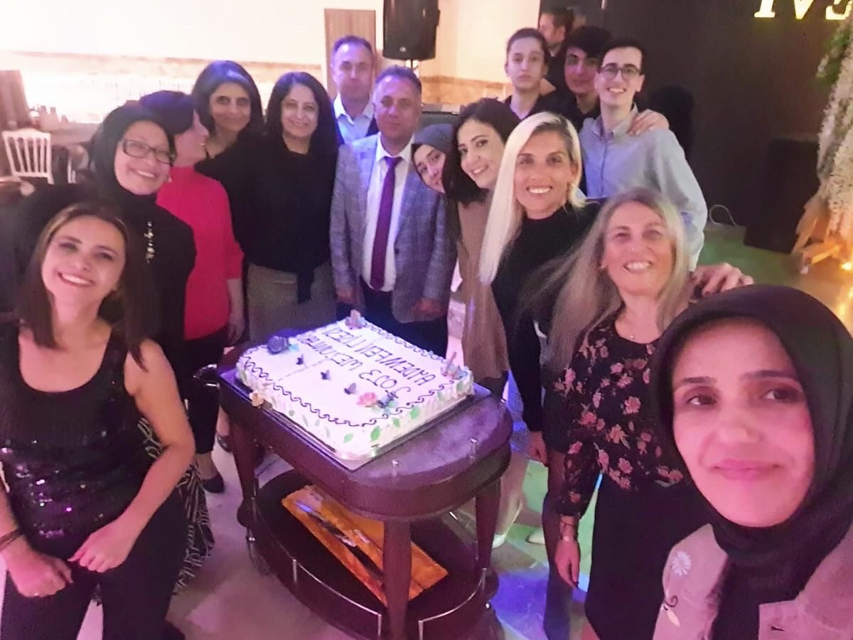 AYDEM Fen Lisesi son sınıf öğrencilerimizin moral yemeği.