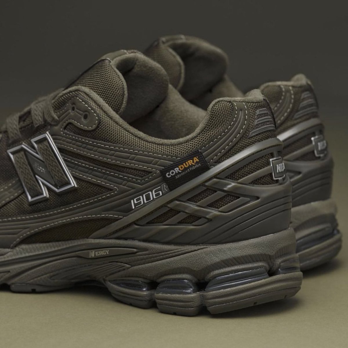 StreetFashion01's tweet photo. New Balance “Cordura” Pack (2022) https://t.co/xfq3vckys4