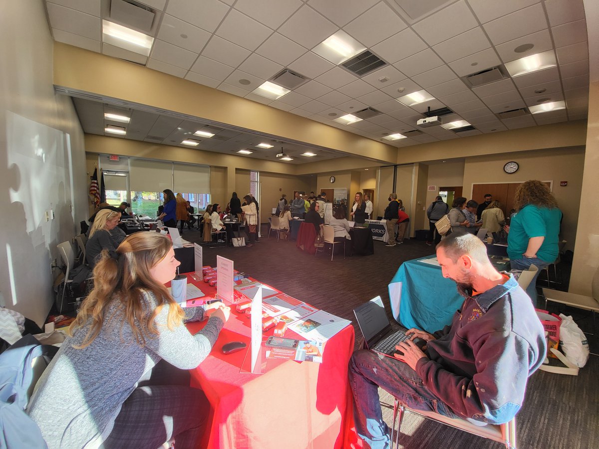 Wood_Library's tweet image. Today's the day! Just two more hours left to visit Wood Library for the Job fair co-hosted by Wood Library and Ontario County Workforce Development. We have over 13 employers looking for either full-time or part-time employees. Make sure you bring your resume!