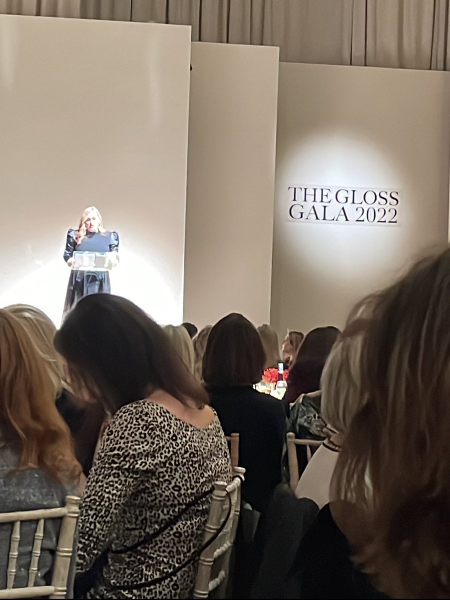 Our fabulous MC for the night <a href="/ZaraKing/">Zara King</a> leading the way in the style stakes at #THEGLOSSGALA22