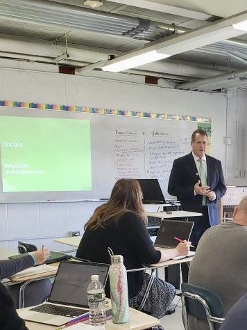 DR_SUPT's tweet photo. Proud to present PD today to aspiring administrators with our DReam Seminars - DR educators aspiring for mastery. #BuildingTheBench #DREAMseminars #WeAreDR https://t.co/wiqyTbQjTI