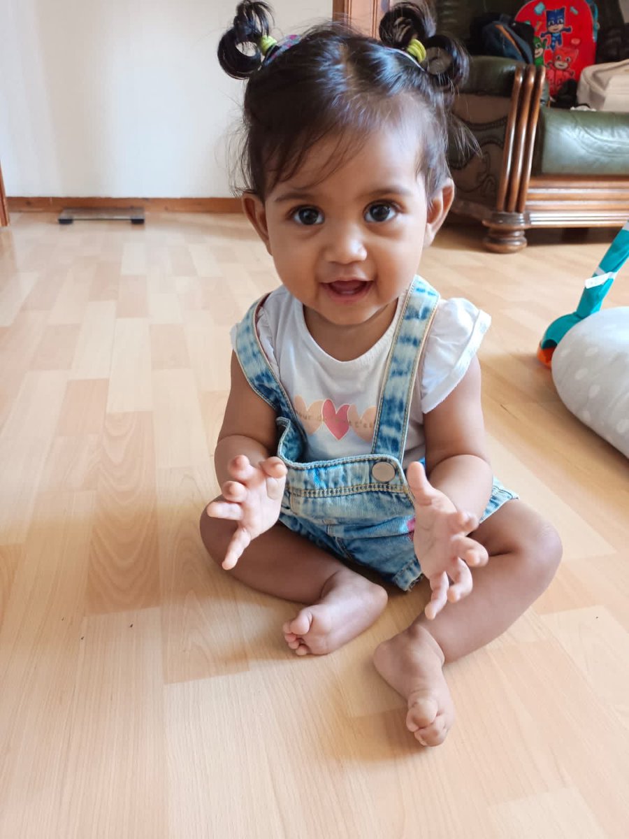 RaaifS's tweet photo. When she starts telling, listen dad that reaction doesn't work. 🤣🤣🤣 https://t.co/UirIbB7XCk