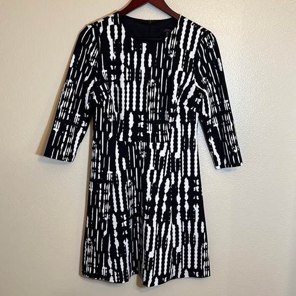 roxyux's tweet image. So good I had to share! Check out all the items I'm loving on @Poshmarkapp from @nancy_kershner #poshmark #fashion #style #shopmycloset #mudd #trinaturk #artclass: posh.mk/3d1lCFMtNub