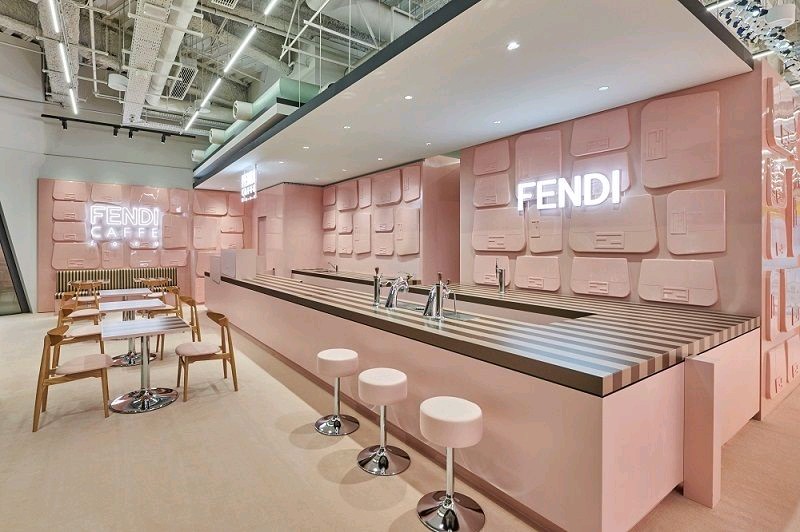 cppluxury's tweet photo. FENDI opens Fendi Cafe pop-up in Tokyo at Shibuya
#Fendi #FendiCaffe #FendiCafe #FendiTokyo #Tokyo #Shibuya #luxury #luxurylifestyle #luxuryfashion #fashion #LVMH @LVMH @Fendi https://t.co/DSfT1XqfQK