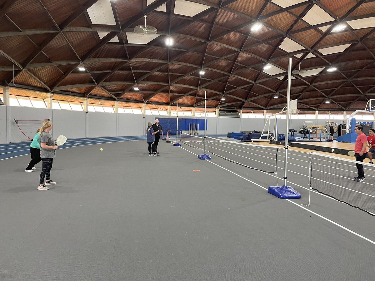 LHSPEStaff's tweet photo. Our department ran four amazing sessions today! Two pickleball and two badminton #LexingtonLearnsTogether lots of laughs and good times 😃 https://t.co/Fe1QIs2BPf