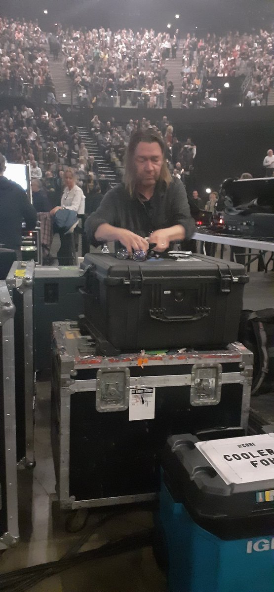 KatNorroy's tweet photo. Mister Paul Corkett
#thecurelostworldtour22
#suddefrancearena
#Montpellier
@thecure 
#crewfamily https://t.co/VFpH5Qt2z6