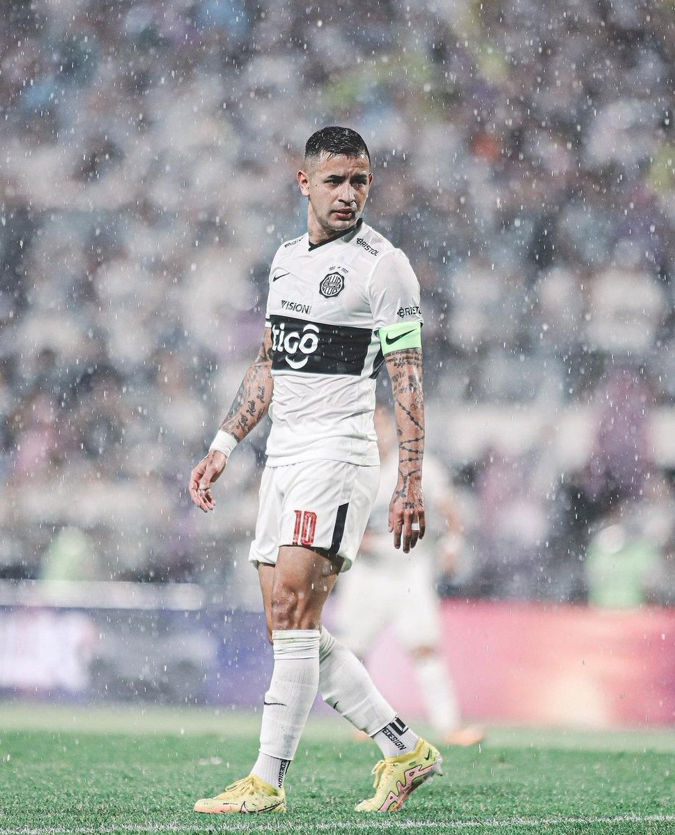 GH1S79's tweet photo. ¡El mejor jugador del fútbol paraguayo! 🔟⚽ https://t.co/DgwZF6SATU