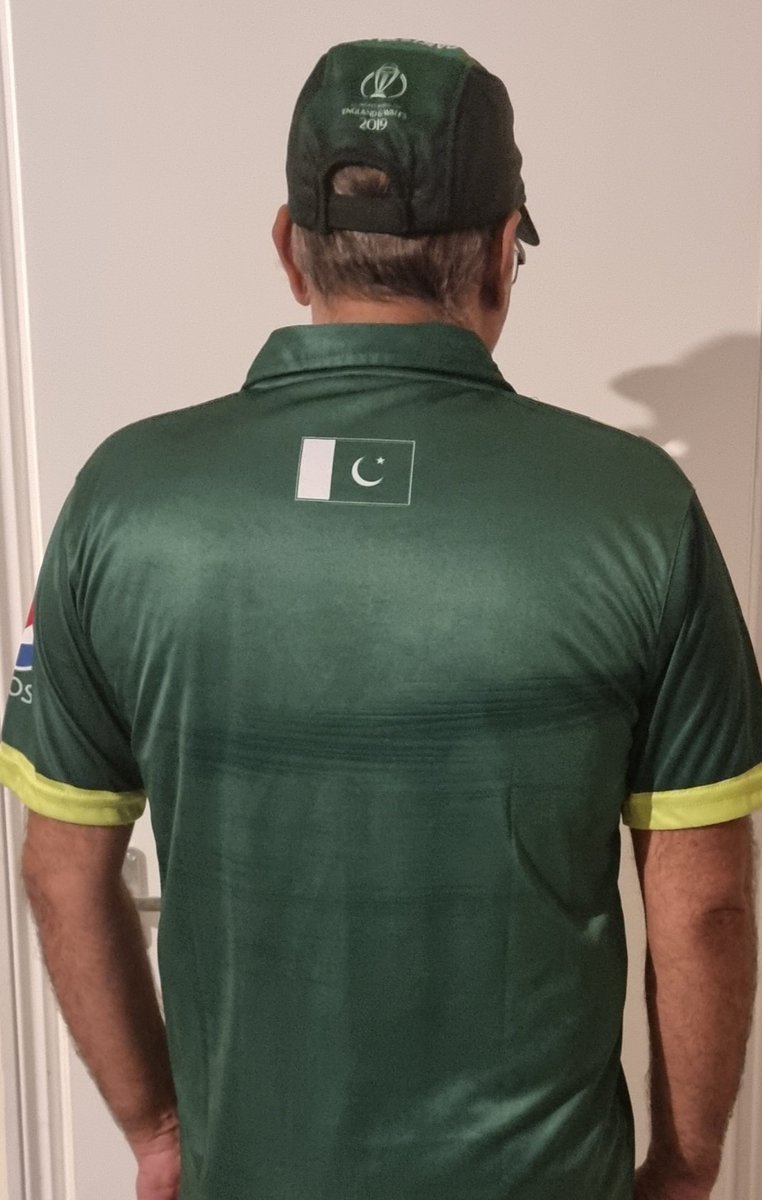 SaaShamsu's tweet photo. 😍😍😍😍😍😍😍 Just Arrived from Pakistan 🇵🇰 😍 😀 ♥ Wadda Techi Aya he 😂😂😂😂😂 Saman se bhar ke Thanks 😊 https://t.co/oi6xL0OjOj
