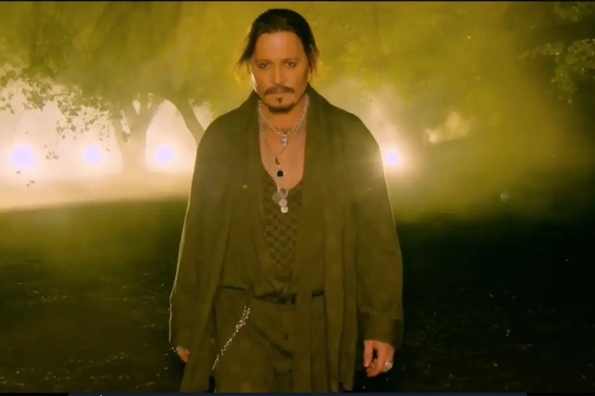ffavors's tweet photo. What would be going thru your mind if ❤️‍🔥❤️‍🔥THIS❤️‍🔥❤️‍🔥 rolled up to your Bedroom Door 🚪 
#JohnnyDepp 
#JohnnyDeppIsALegend 
#JohnnyDeppInFenty https://t.co/DTMyHHZ4wI