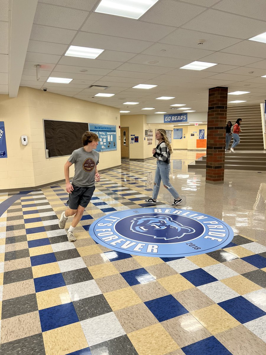 sarahnethero's tweet photo. Today we observed aerobic respiration at work by measuring carbon dioxide output before vs. after exercise. Even @raebishop_ got involved #netherobiology #exerciselab #bromothymolblue #cellularrespiration https://t.co/MzHQxrHnMp