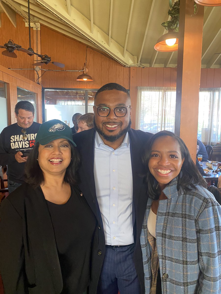 NinaAhmadPHL's tweet photo. Must stop location on Election Day @RepDwightEvans event @RelishPhilly! Food is fantastic & awesome energy from the political & civic minded Philadelphians. #FiredUpReadyToWin https://t.co/LB2SeNUJc5