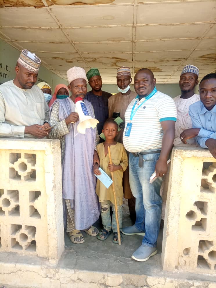 ZamfaraFieldP's tweet photo. "Leave No One Behind" in the ongoing Integrated COVID-19, Measles and Men A campaign in Zamfara State. The GESI mainstreaming strategies will be intensified across all levels of implementation of other subsequent campaigns with support from donors.

#yusufargunguMo1
#ZamStateGovt https://t.co/C4gVeEgoOh