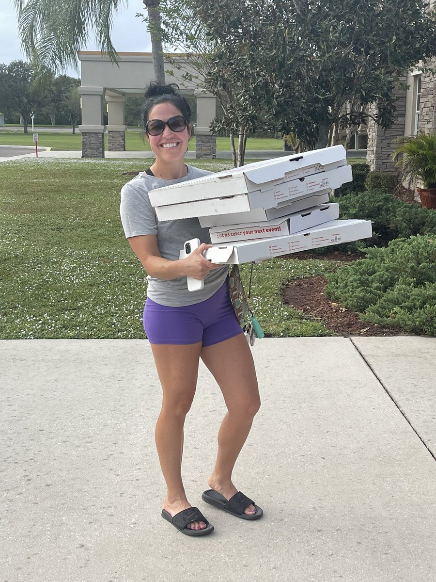 Thanks <a href="/PizzaToThePolls/">Pizza to the Polls</a>  I just handed out all these slices from Origins down a line of well over 200 people  and left 3 pizza boxes with the poll workers 🗳