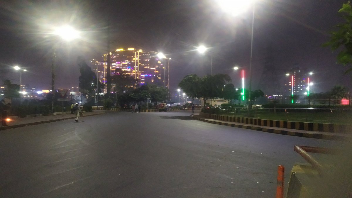 ArjunSi18287569's tweet photo. #earthquake Noida sector 59 earthquake it's very high i was lying using my phone suddenly I was feel this and everyone is outside https://t.co/CvgThGZHfw