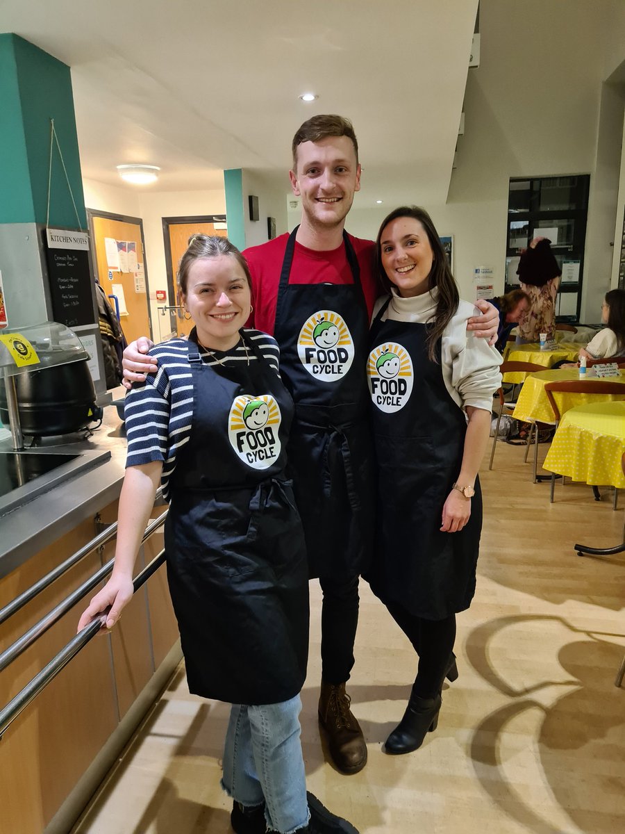 NathanTaylorIM's tweet photo. Veg, sloppy joe's and apple crumble tonight @foodcycle. 44kg of food saved! ♻️ thank you @RuthThomasIM for joining me! The guests loved you! https://t.co/6QhKvszz4Y