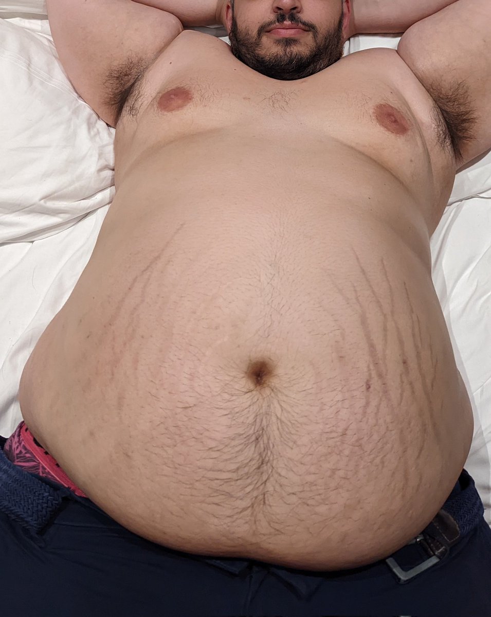 fatbeaverhausen's tweet photo. Human pillow. https://t.co/k3V3YxT1vG
