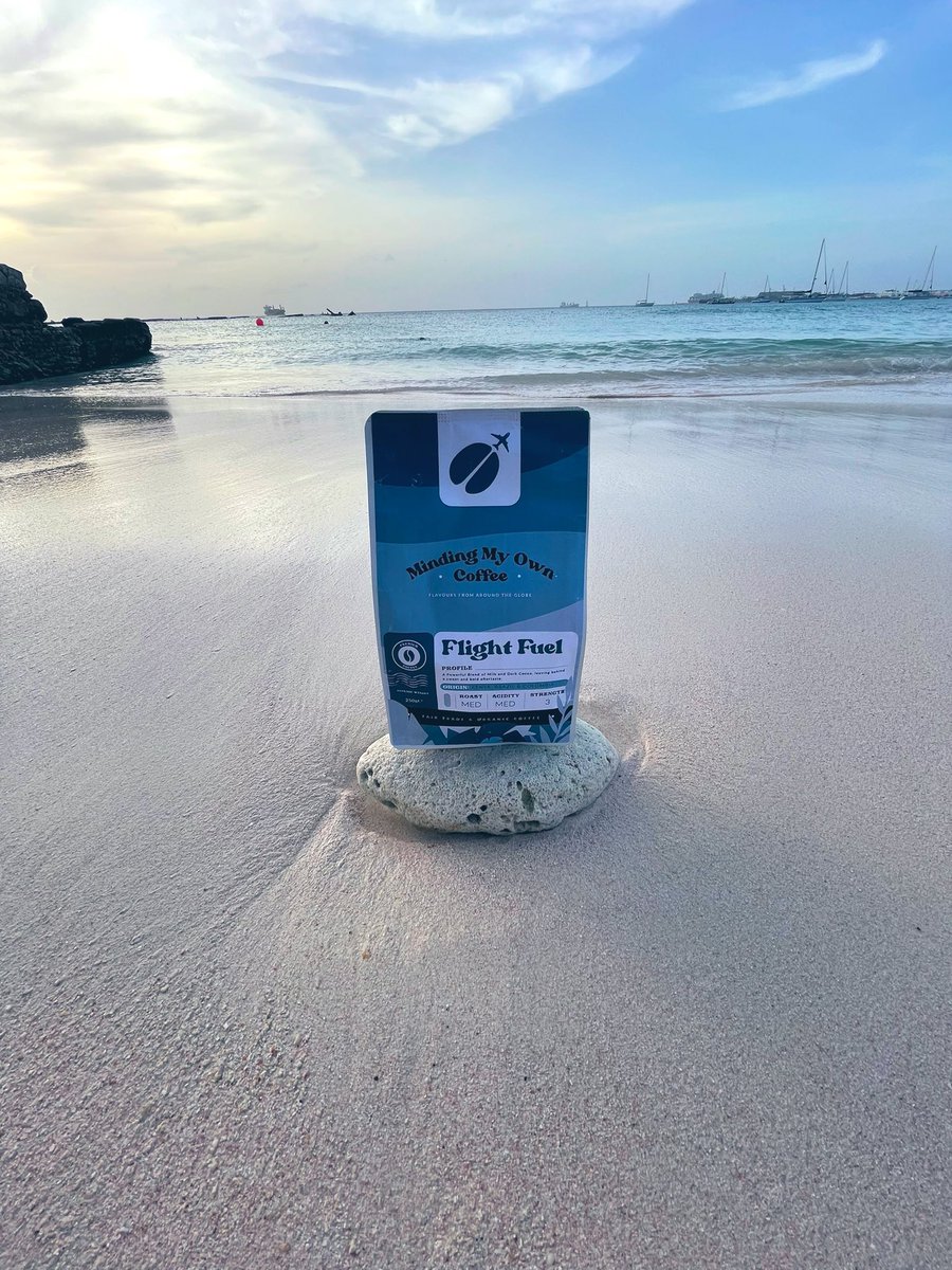 andreaeburton's tweet photo. Flight Fuel , the perfect blend of Colombian, Brazilian & Kenyan coffee beans , like a milk & dark cocoa truffle with a bold sweet aftertaste ☕️ https://t.co/u0JW3YyrLm #mindingmyowncoffee #coffee #specialtycoffee #flight #flightfuel https://t.co/5BuQte9vTG