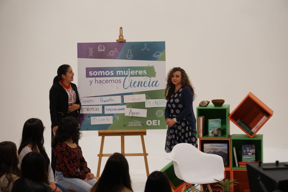El día de hoy tuve la oportunidad de compartir con jóvenes para conversar sobre “Somos mujeres y hacemos ciencia” 🔬 🧬. Gracias <a href="/ciespal/">CIESPAL</a> y <a href="/OEIEcuador/">OEI Ecuador</a> por la invitación . Muy pronto será el lanzamiento de los vídeos . <a href="/CientificasEC/">👩🏽‍🎓CientíficasEcuador🇪🇨</a> <a href="/Ecuador_OWSD/">Ecuador_OWSD</a> <a href="/EduSuperiorEc/">Viceministerio de Educación Superior</a> <a href="/ESPEU/">ESPE</a> <a href="/DcdvaE/">DCDVA_ESPEU</a>
