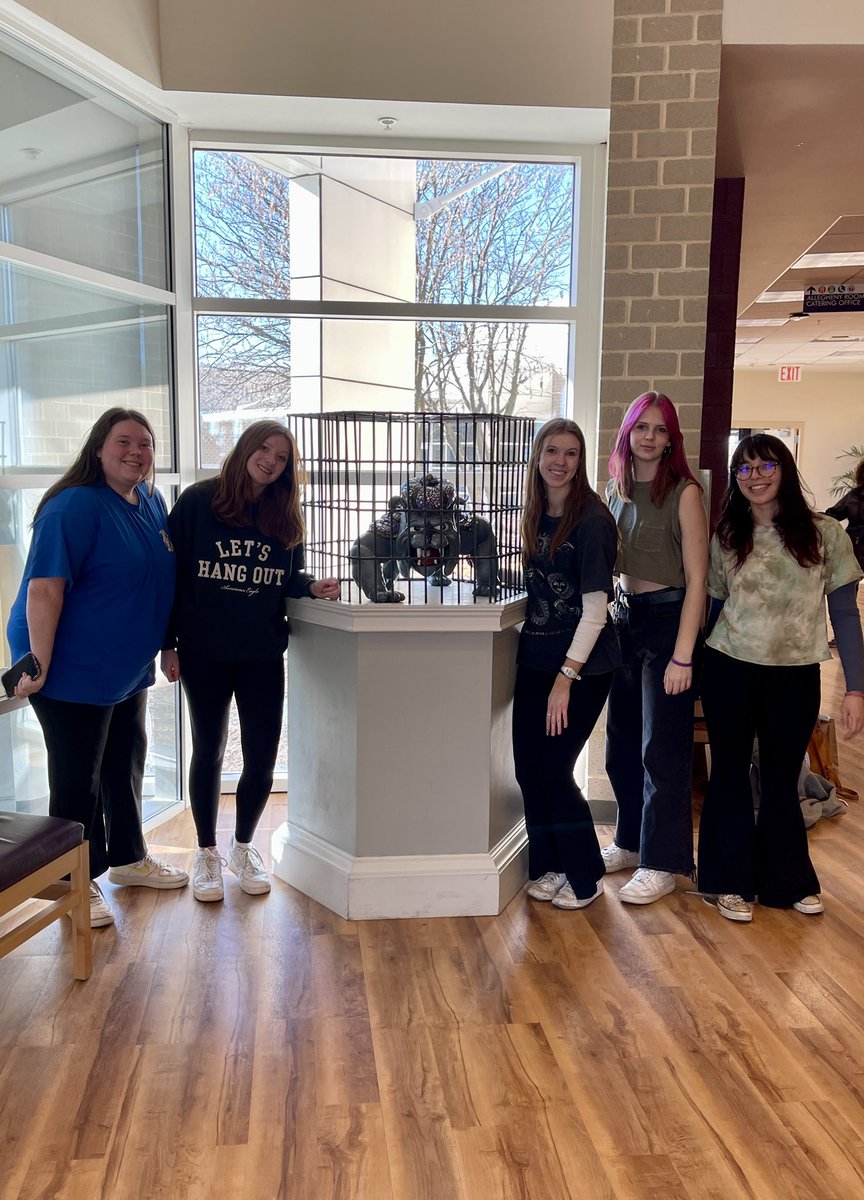 BBurgFCCLA's tweet photo. Beautiful day spent at JMU with @virginiafccla . We loved learning more about the leadership organization from the state officers, building chapter bonds and getting to check out the JMU campus with it’s vast variety of opportunities! #FCS #FCCLA #VAFCCLA https://t.co/xqyJooWl3D