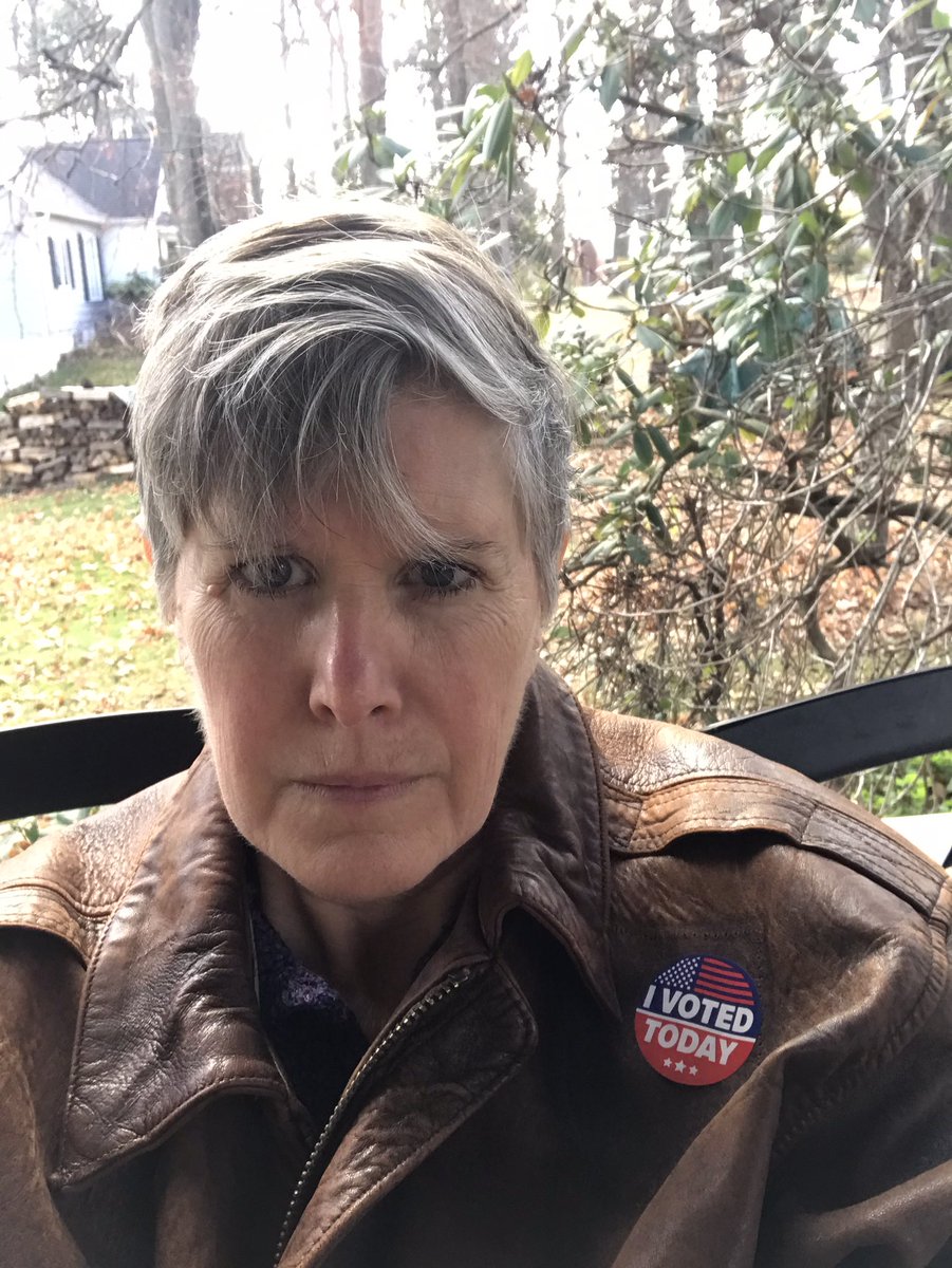 ssteingraber1's tweet photo. What I told my son: Pushing the always-disappointing Dems is better than fighting the always-terrifying fascists. 

And quoted my friend @RebeccaSolnit: “Voting isn’t a Valentine. It’s a chess move.”* 

(*And it’s not the only one)

Go take a friend to VOTE. #ElectionDay2022 https://t.co/xd6grb2jBI