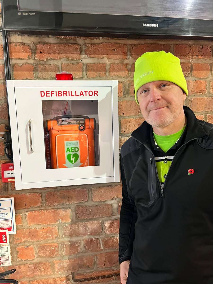 kingmoss66's tweet photo. Yaaaayyy! Pleased to announce we now have our wall-mounted Defibrillator @golfbhgc 🏌‍♂️⛳️
See y'all Thur 10th Nov 4.30pm for Life Saving class with @NWAmbulance 🚑
Thanx all for supporting my Captain's Charity this year! 

Also includes... @ParkinsonsUKNW
https://t.co/uGw3qhn3hl https://t.co/oOc8o4GbWc