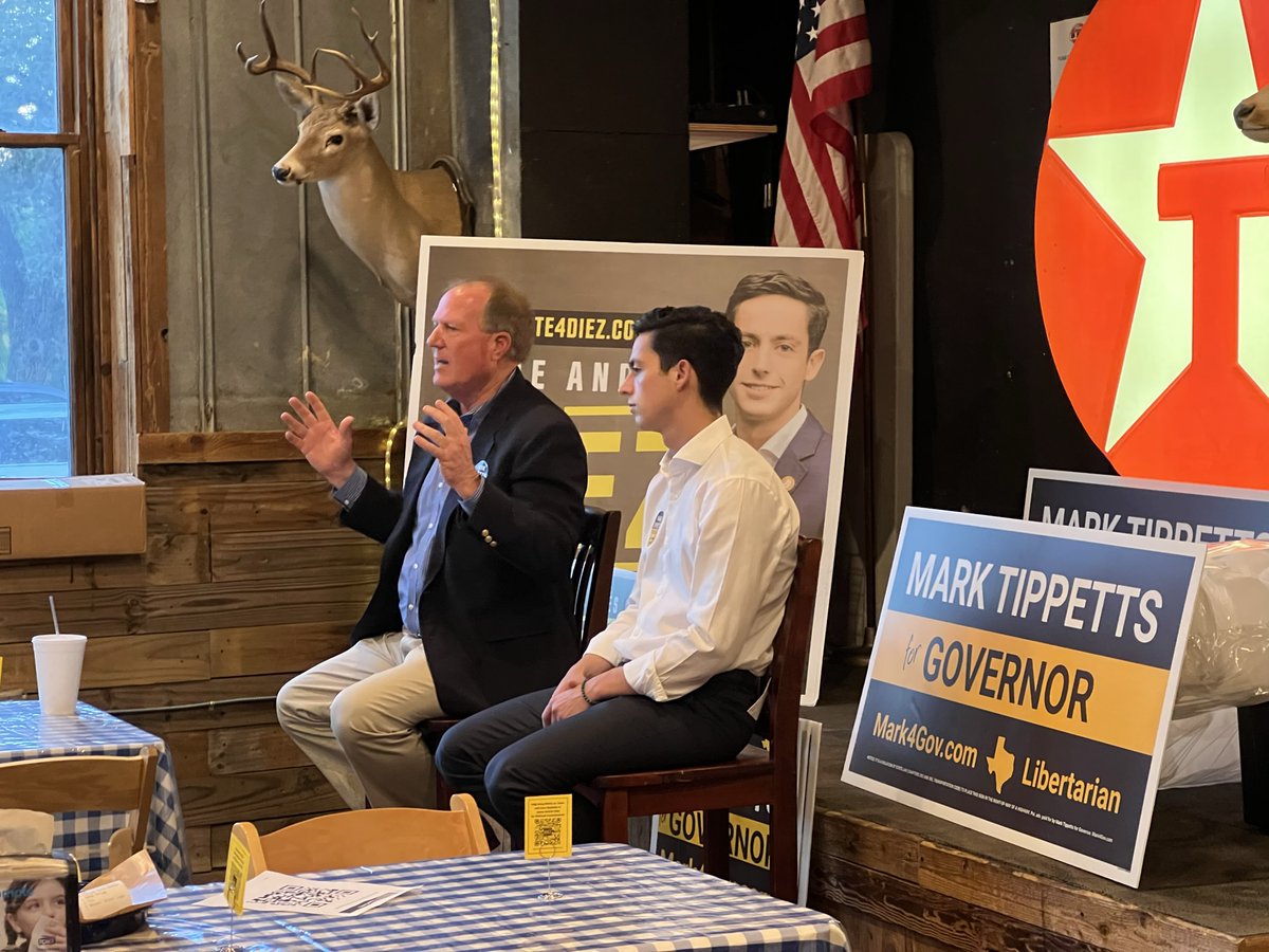 Mark4Gov's tweet photo. Fantastic times in San Antonio, along with @JaimeAndresDiez ! @LPBexar let's get out the vote in the Alamo City and beyond!
#ElectionDay #Election2022 #Libertarian #VoteGold #Mark4Gov #TxGov #TXRRC https://t.co/drkmdg15Wi