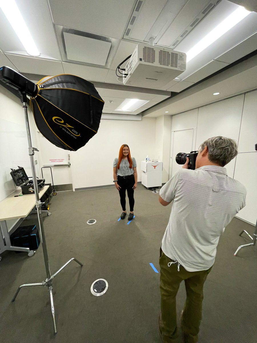 JCHartzell's tweet image. Kicking off a week of Texas-sized events to celebrate #FirstGenLonghorns with a LinkedIn photobooth for our graduate students. Learn more about our university-wide focus on first-generation students: firstgeneration.utexas.edu