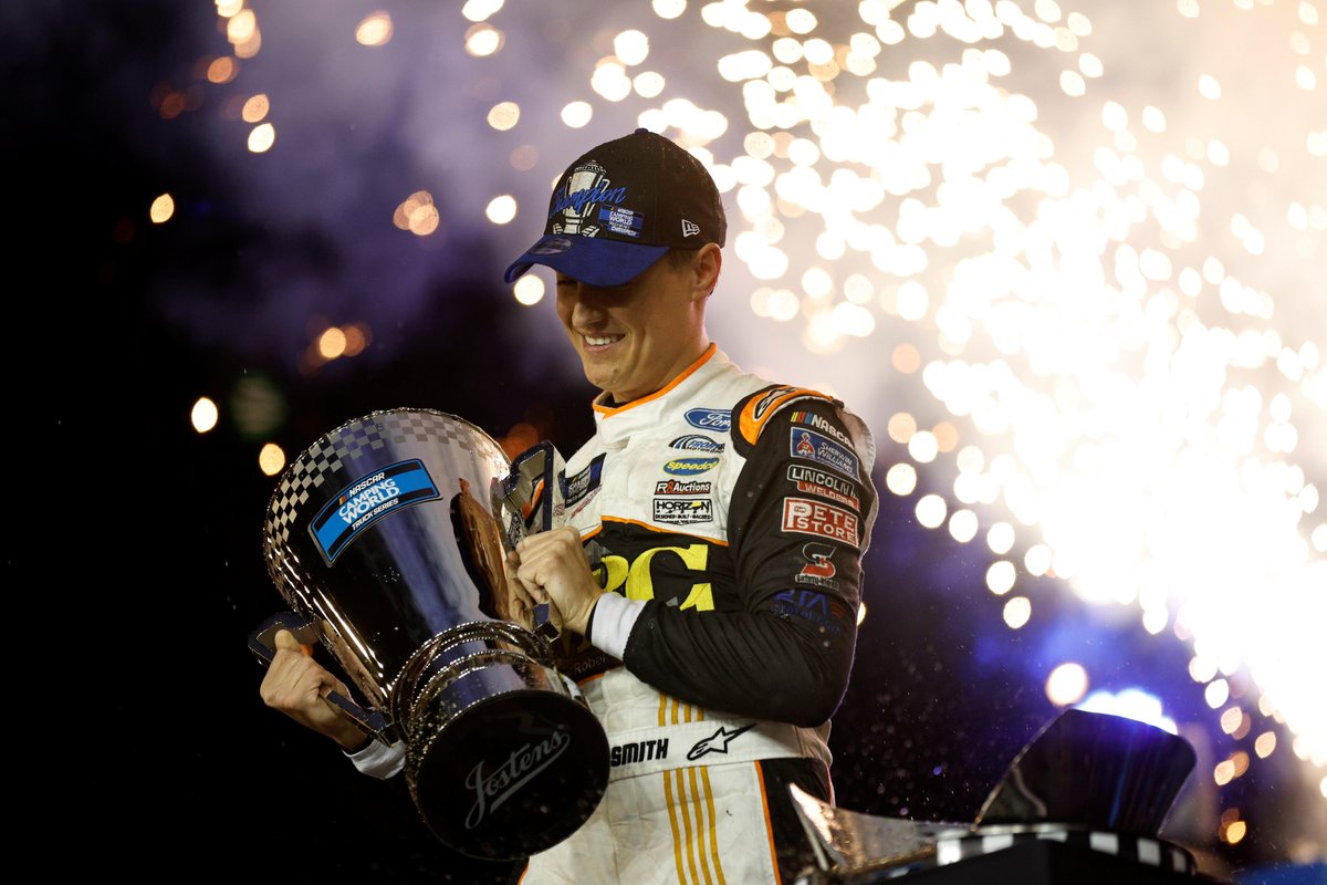 The <a href="/NASCAR_Trucks/">NASCAR CRAFTSMAN Trucks</a> averaged 627,000 viewers for 23 races across <a href="/FOXTV/">FOX</a> and <a href="/FS1/">FS1</a> in 2022, up +5% from 599,000 viewers for 22 races in 2021.  On FS1 alone, Trucks races posted a +4% gain over 2021 (624,000 vs. 599,000) <a href="/NASCARONFOX/">FOX: NASCAR</a> 

Source: Nielsen Media Research