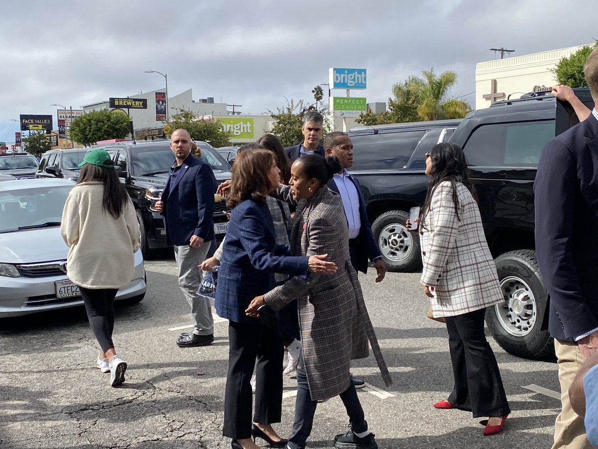 Julia Wick tweet media