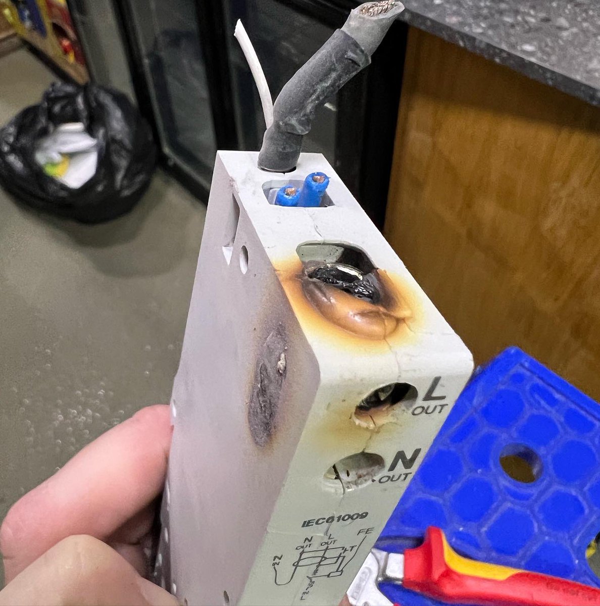 limewireelec's tweet image. Check out them thermals from the FLIR TG165 not the best resolution on this model but a fantastic bit of kit and does everything I need it to 😮‍💨 #eicr #flir #electrician #liverpool #sparky #threephase #SmallBusiness