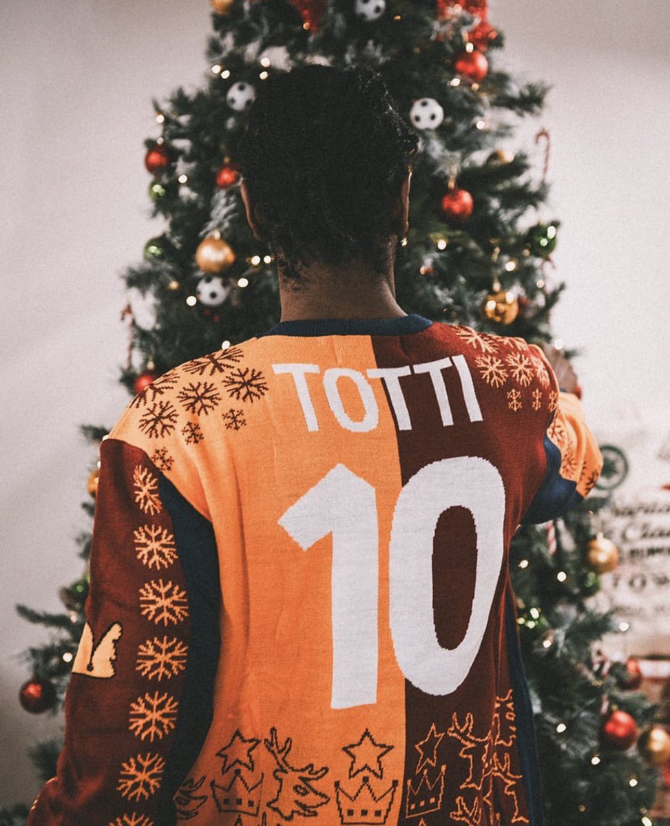 The Kitsman (@the_kitsman) on Twitter photo 𝐆𝐢𝐯𝐞𝐚𝐰𝐚𝐲.
We've teamed up with Classic Football Shirts to give away three different special edition festive jumpers.
Second up is AS Roma. To Enter;
1. Follow <a href="/classicshirts/">Classic Football Shirts</a> & <a href="/The_Kitsman/">The Kitsman</a>.
2. Retweet.
3. Comment your size.
🏆 Winner announced 14/11/22.
Good luck! 𝐆𝐢𝐯𝐞𝐚𝐰𝐚𝐲.
We've teamed up with Classic Football Shirts to give away three different special edition festive jumpers.
Second up is AS Roma. To Enter;
1. Follow <a href="/classicshirts/">Classic Football Shirts</a> & <a href="/The_Kitsman/">The Kitsman</a>.
2. Retweet.
3. Comment your size.
🏆 Winner announced 14/11/22.
Good luck!